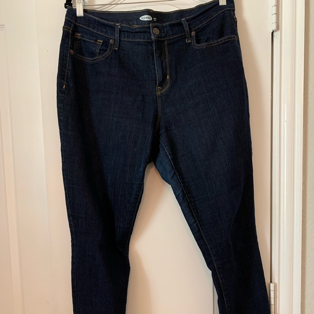 Old Navy Curvy skinny jeans size 12, dark rinse stretch jeans